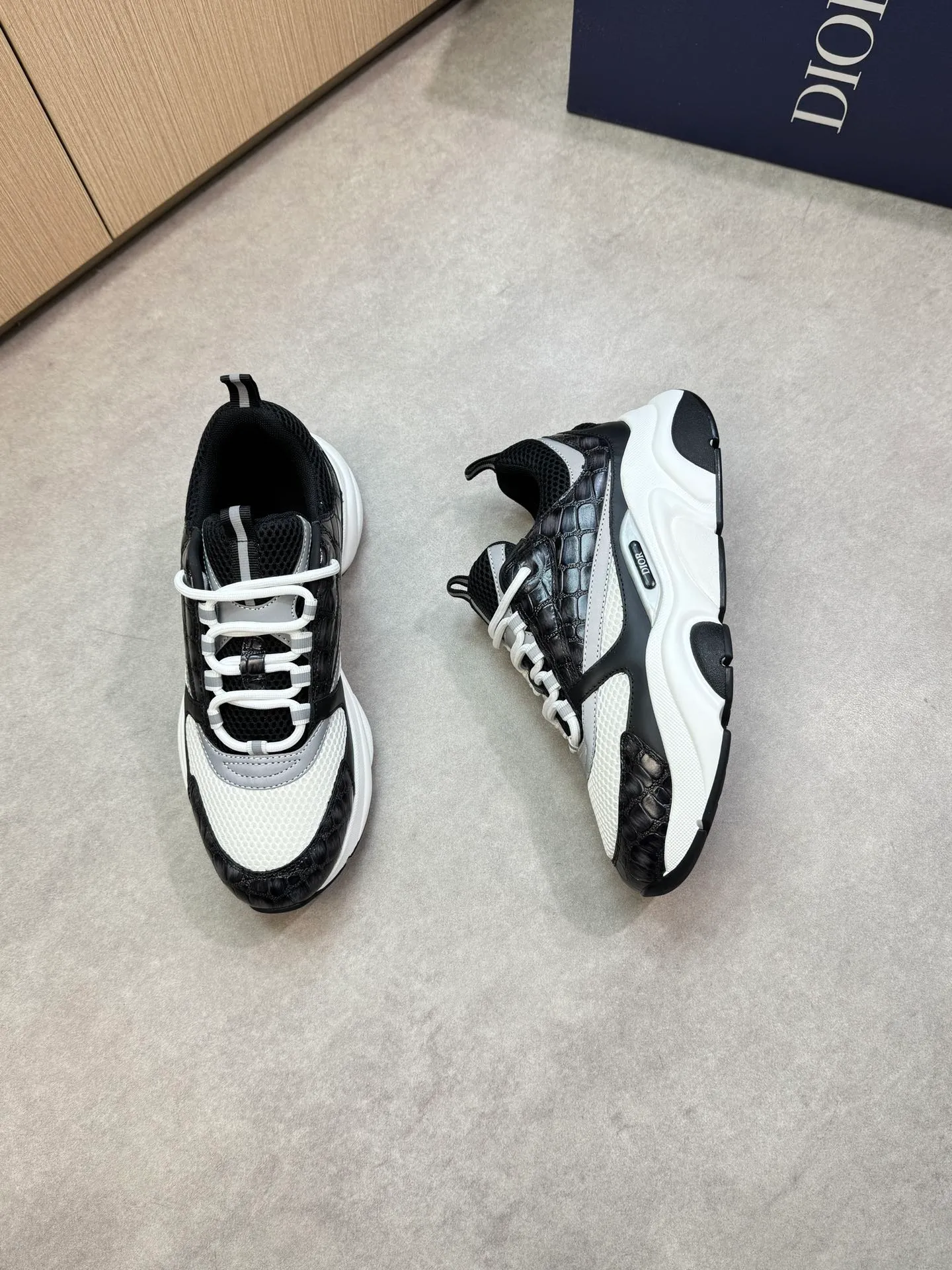 Factory price: 460💰[Dior] Dior - high-end quality original order 🔍🔍🔍 casual sports shoes - upper: 🔝 stone pattern calfskin, high silk mesh canvas, brand totem cloth, tongue and heel; reflective brand webbing - lining: brand canvas - original: ultra-light T men's shoes 💰U foam rubber; two-color molded outsole -Ultra-high quality control·Fine workmanship: highlighted (high-end·nobility·grade) -Size: 39-44 (38, 45, 46, 47, can be customized)·D9285